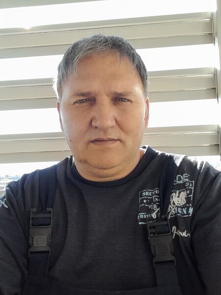 Divortat caut partenera