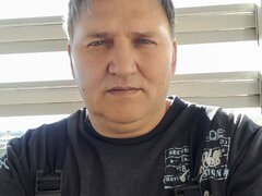 Divortat caut partenera